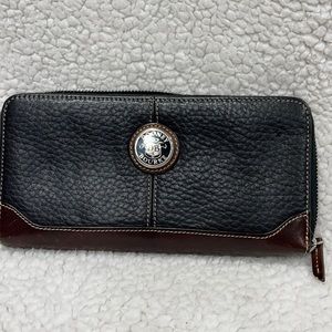 Dooney & Burke wallet/clutch dark brown
